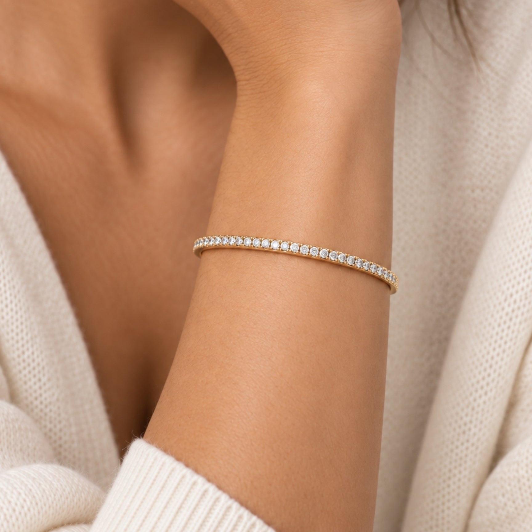 How to Stack Bracelets Like a Pro: 5 Easy Formulas
