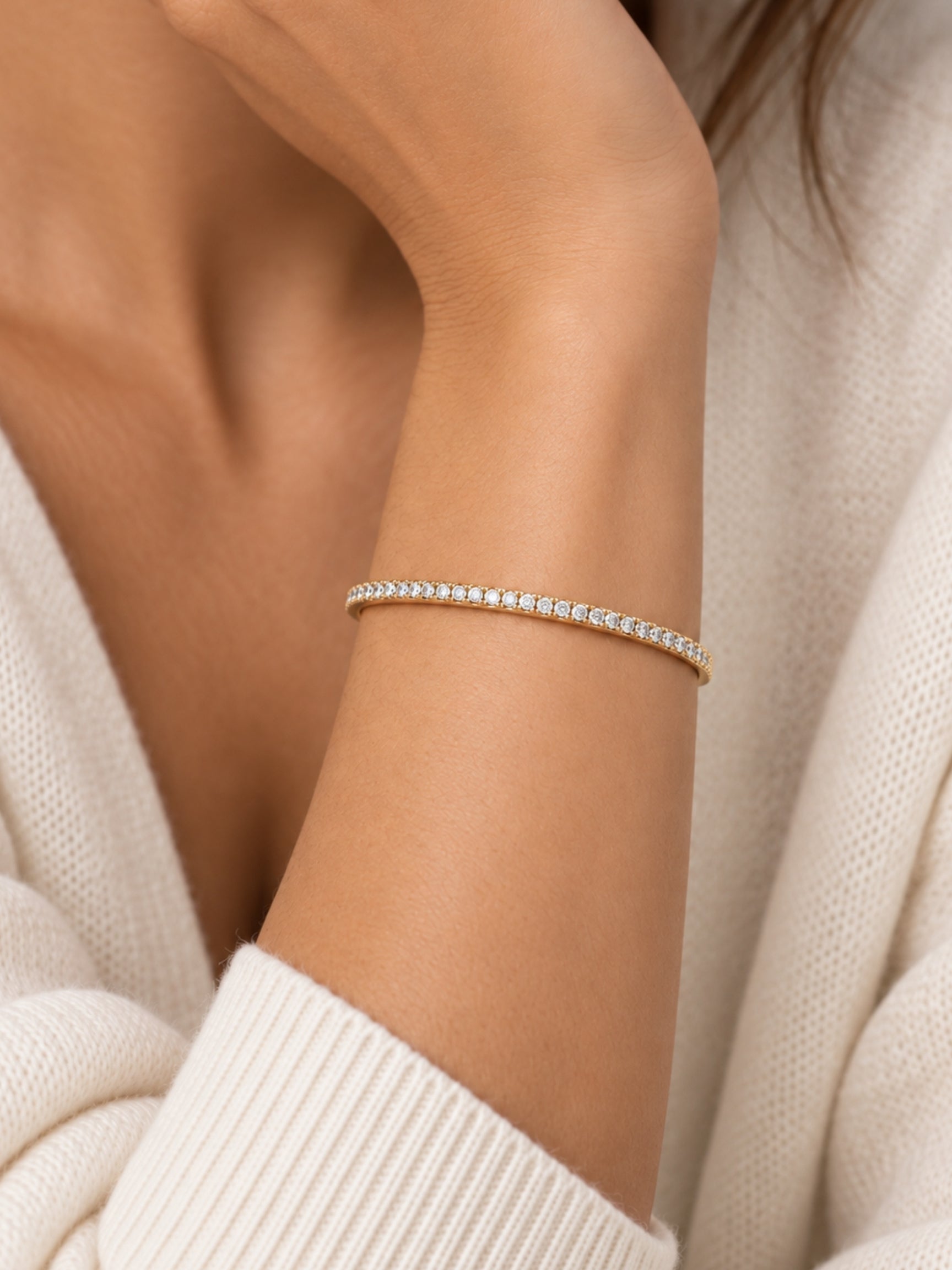 How to Stack Bracelets Like a Pro: 5 Easy Formulas