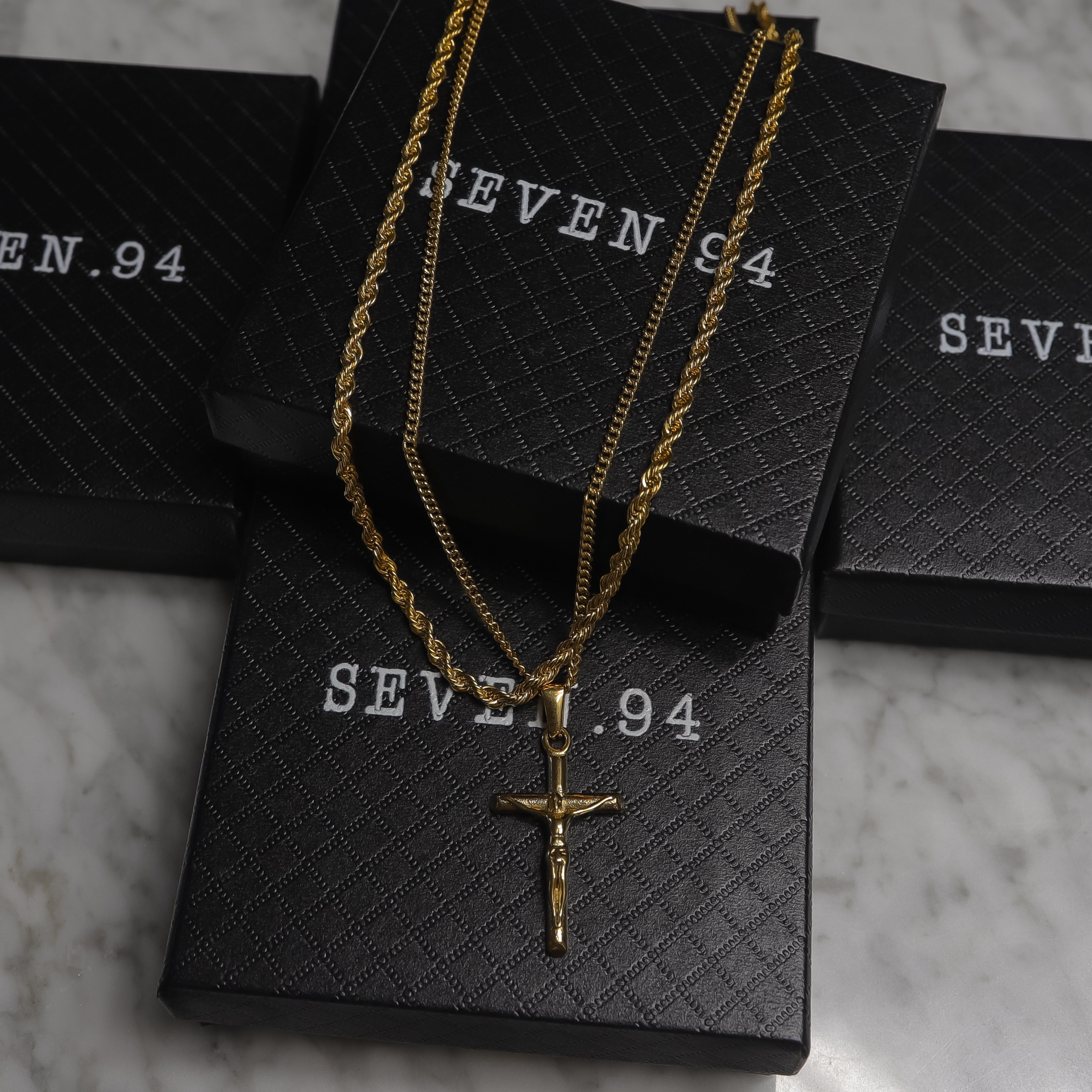 Crucifix Pendant Rope Gold Set